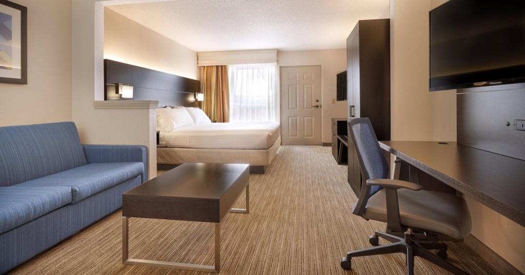 Holiday Inn Express & Suites Asheville SW - Outlet Ctr Area by IHG