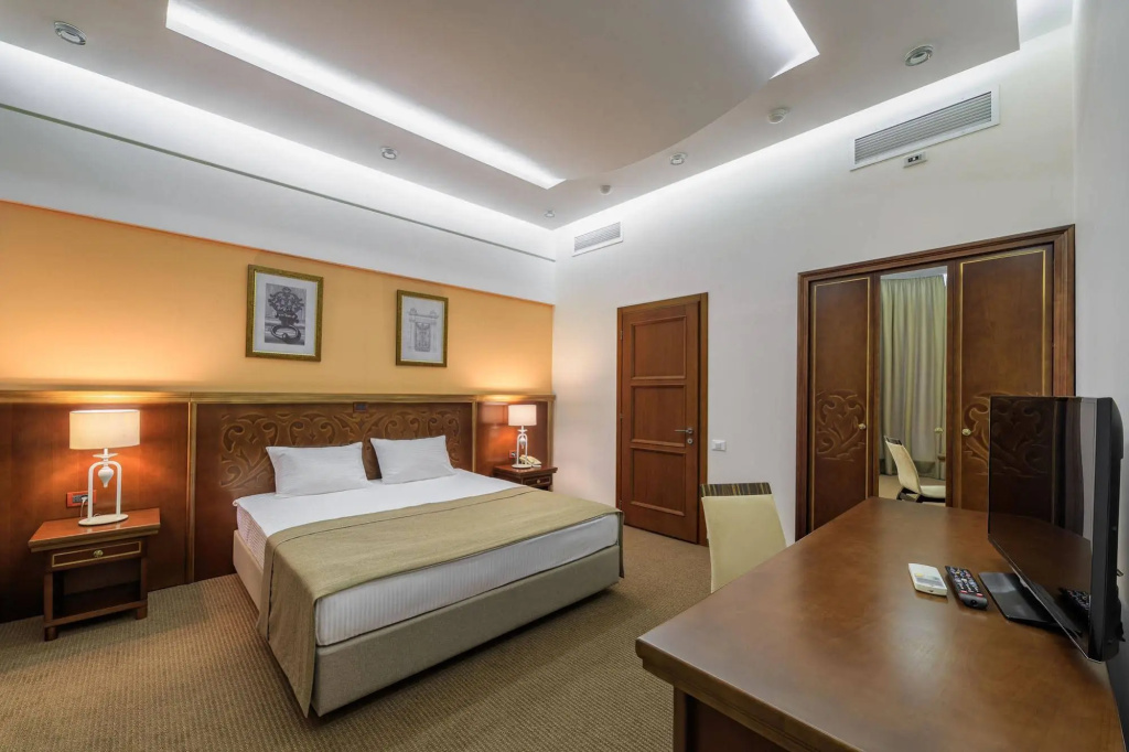Alarus Luxe Hotel