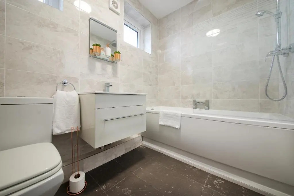 Gorgeous Manchester Home with Garden & Parking