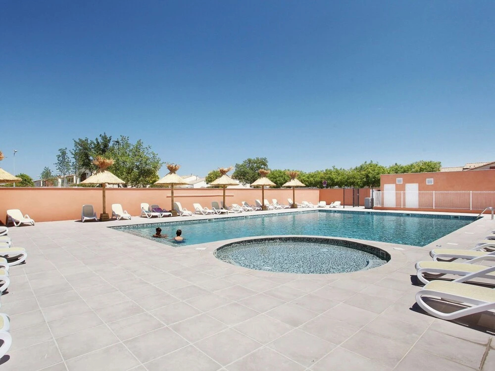 Nicely Maintained Apartment Near the Historic Aigues-mortes