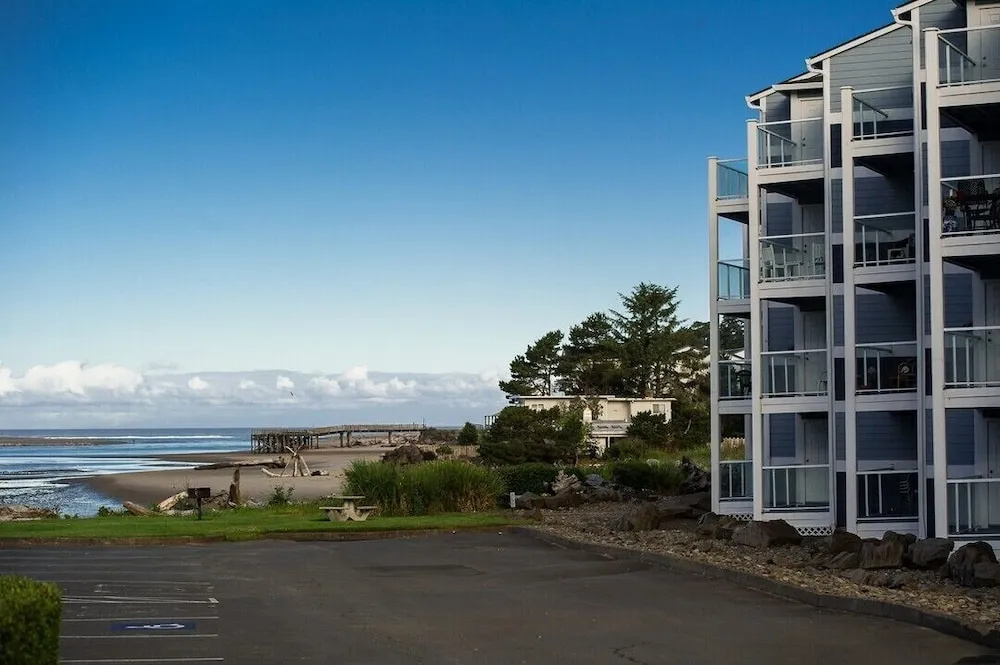 Waters Edge 203 - 1 Br Condo