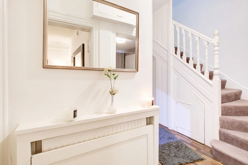 4-bedrooms 2-baths Independent Private Family Flat