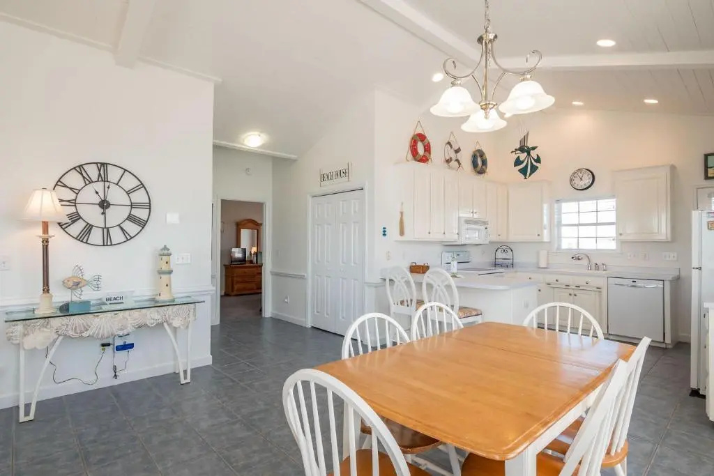 Sea Glass by Oak Island Accommodations