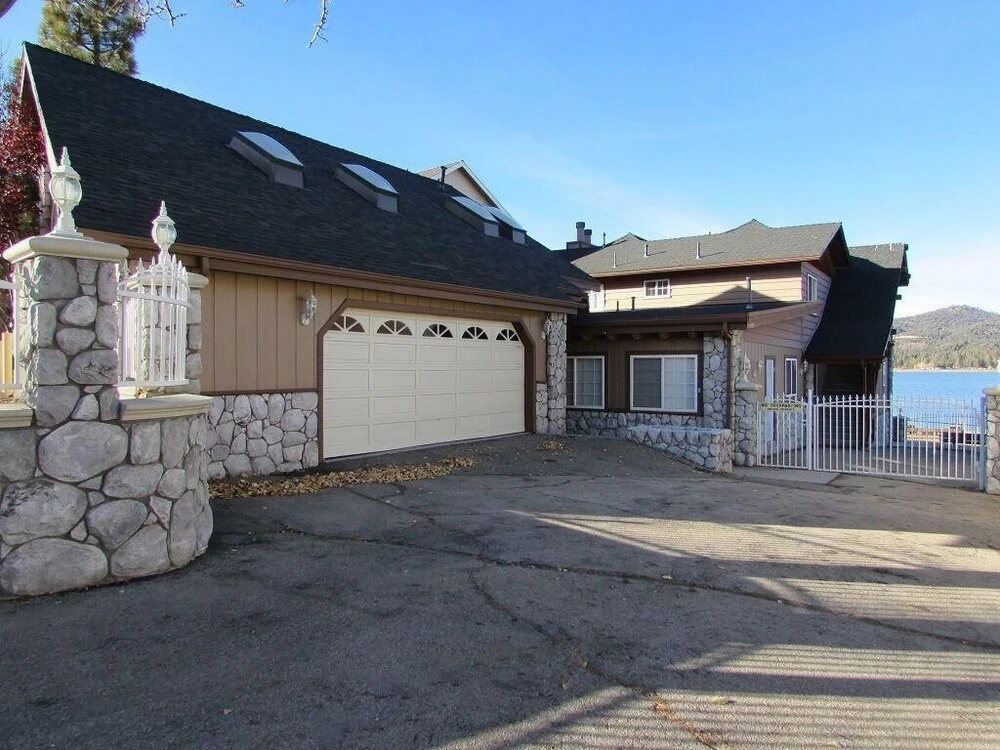 032 - Lakefront Village Escape - Big Bear Getaway