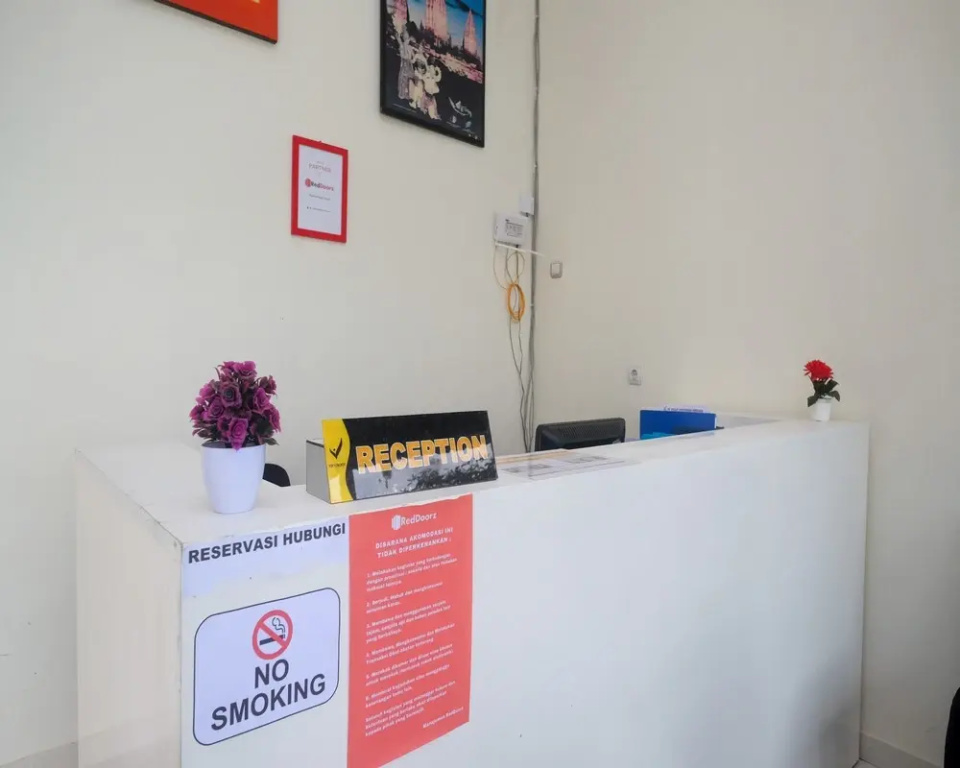 RedDoorz near Terminal Bus Purwokerto