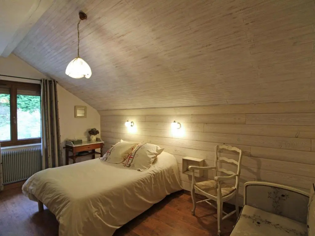 Gîte rénové avec randonnées et ski à proximité, à 6 km de Remiremont - FR-1-589-151