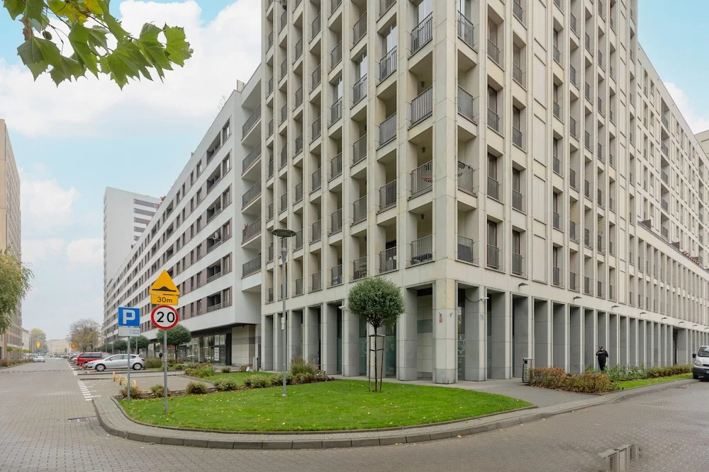 Warsaw Apartment With Parking by Renters