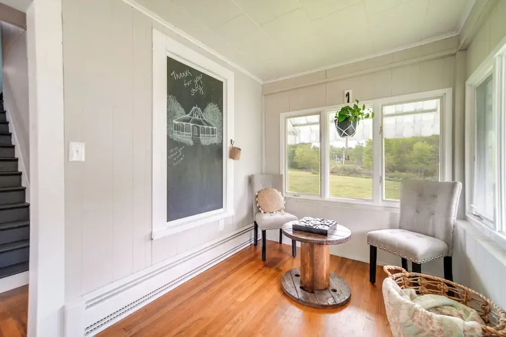 Historical Magnesia Springs Home, Near Kayaking!
