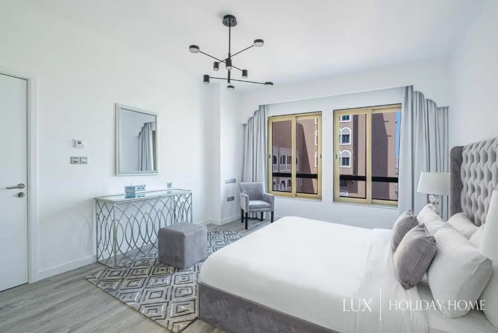 LUX - IBN Battuta Residence