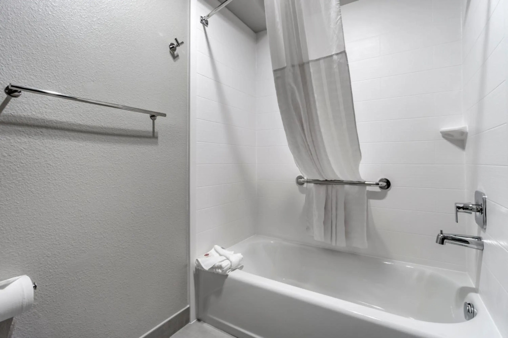 Comfort Inn & Suites Pacific - Auburn