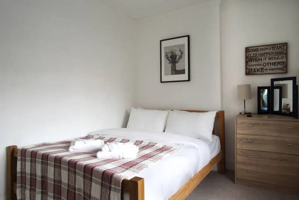 Central 2 Bedroom Flat In Edinburgh