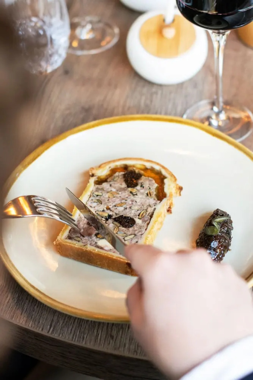 Le Boeuf Couronné - Hôtel & Restaurant Chartres- Logis Hotels
