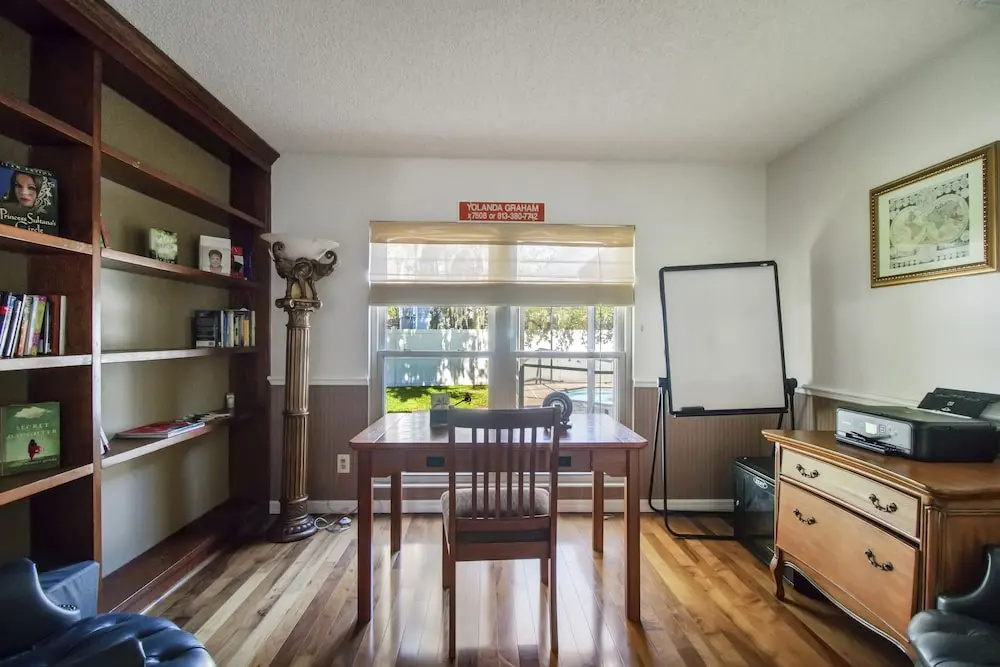 Tampa Bay- Large Pool home- Private Heated Pool!