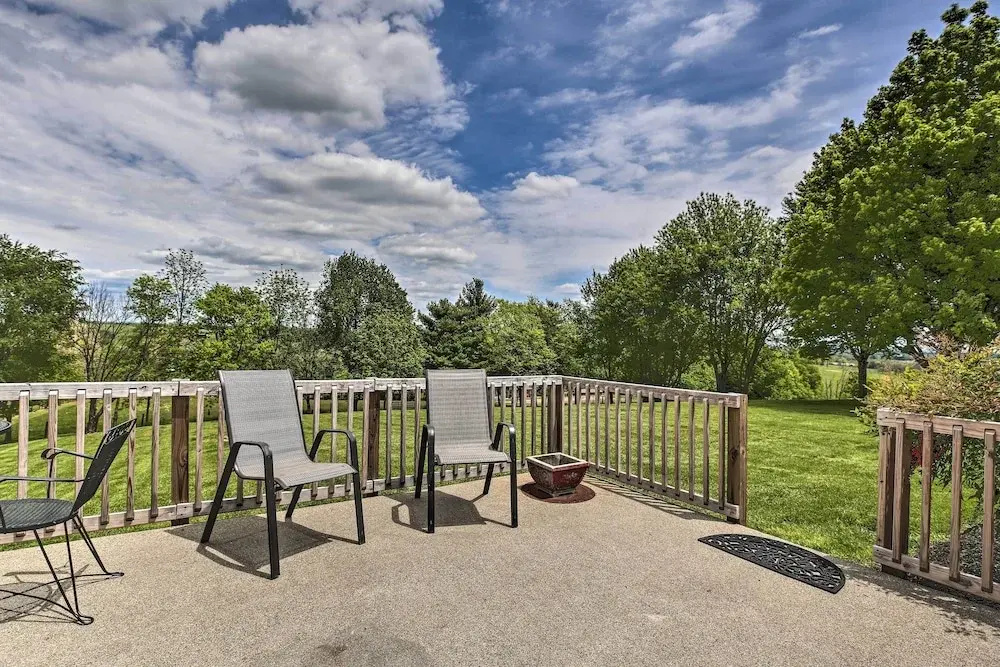 'blue Moon Cottage' w/ Amazing Views of 5 Counties