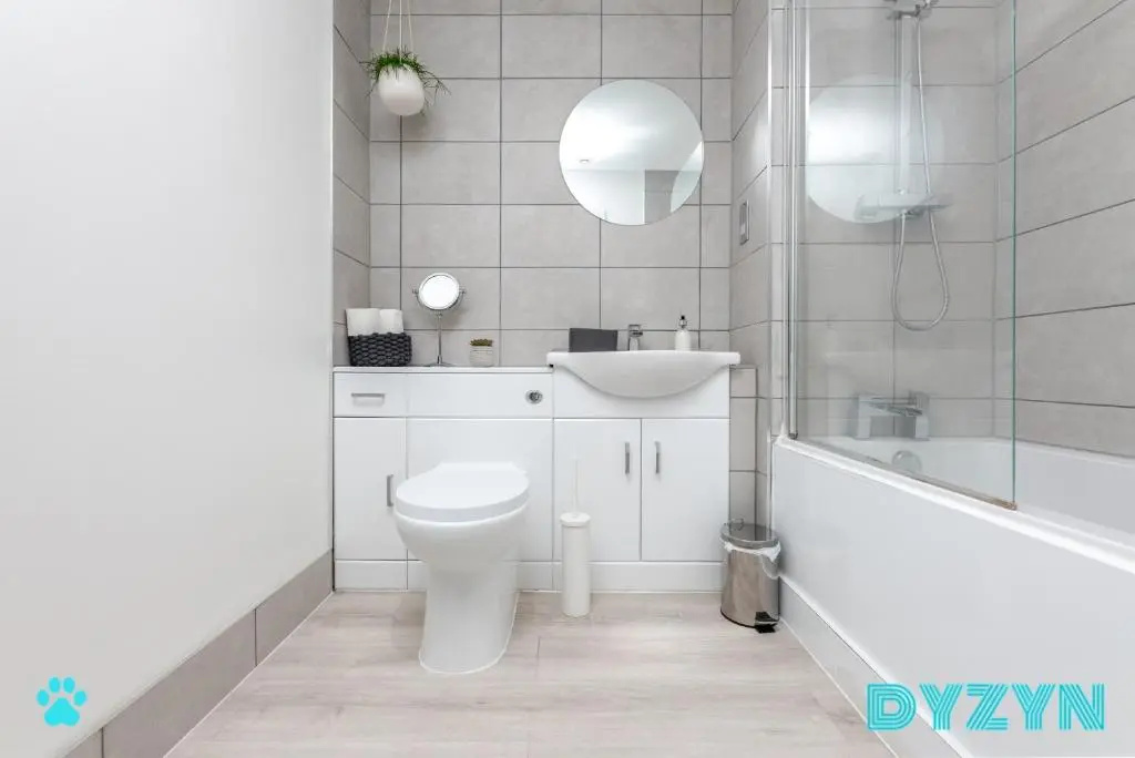 The Suite Life - DYZYN Living - Pet Friendly - Gym, Pool & Parking - B2B Stays