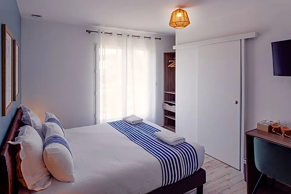 VILLA DES CHENES-Adult only