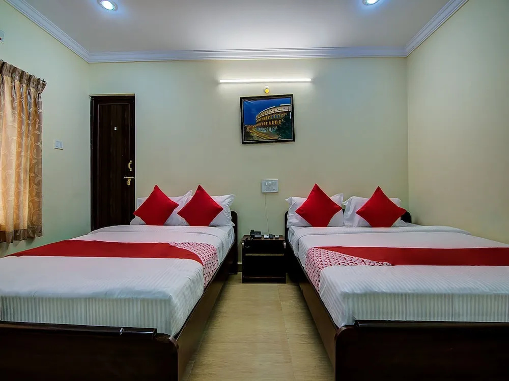 OYO 14507 Lalitha Delight