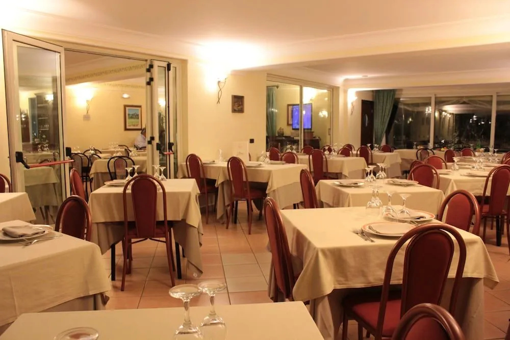 Lion's Hotel