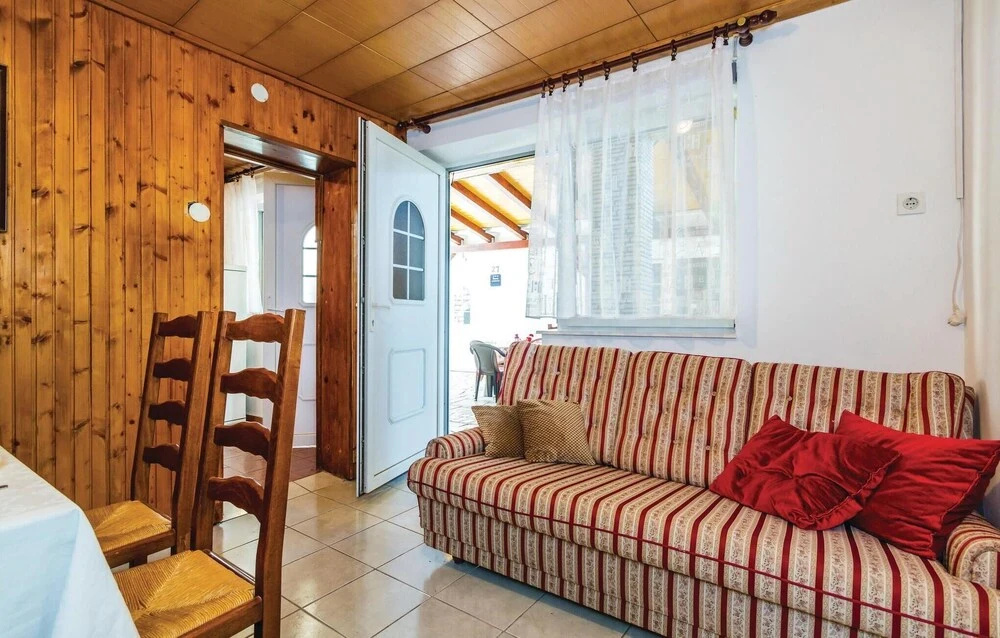 Nice Home in Novi Vinodolski With Wifi and 3 Bedrooms