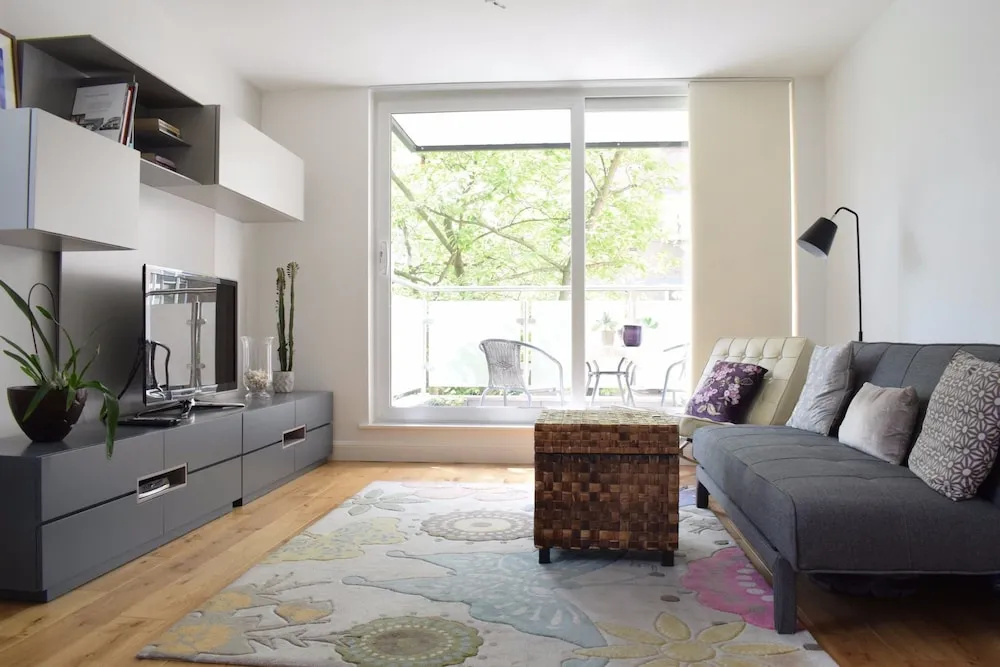 1 Bedroom Apartment With Balcony in Putney