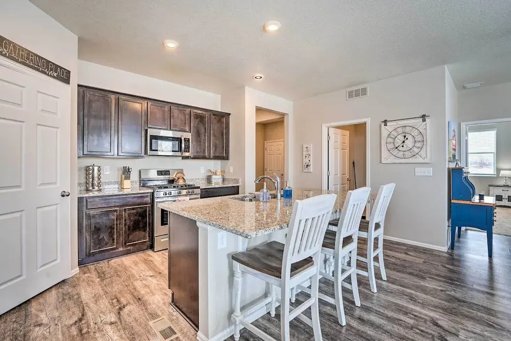 Dreamy Windsor Home With Grill ~ 3 Miles to Lake!