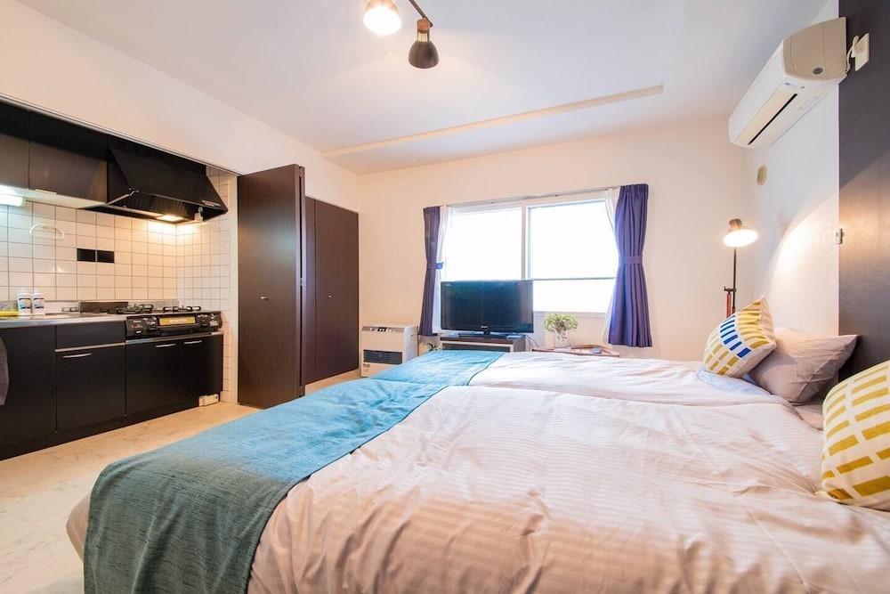 Blue Hotel Octa
