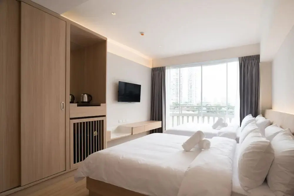 BEAT Warii Hostel at Chaophraya River