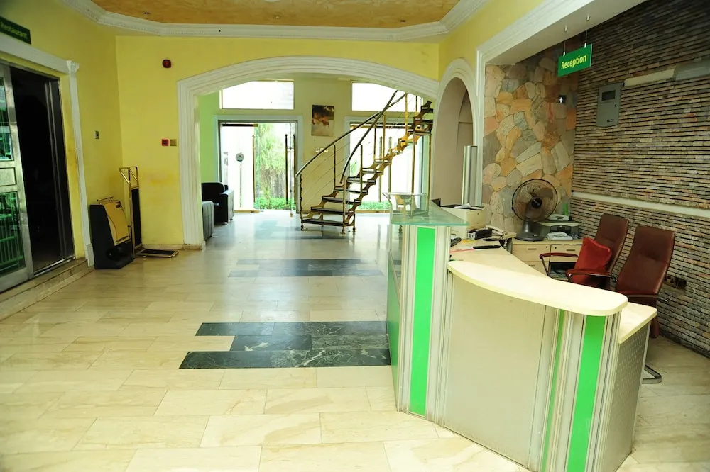 Richton Hotel & Suites