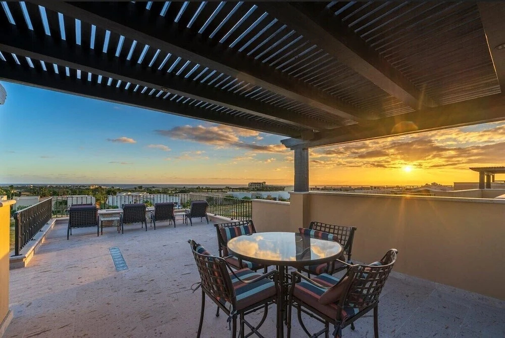 4BD Diamante: Private Pool w/ a Huge Balcony