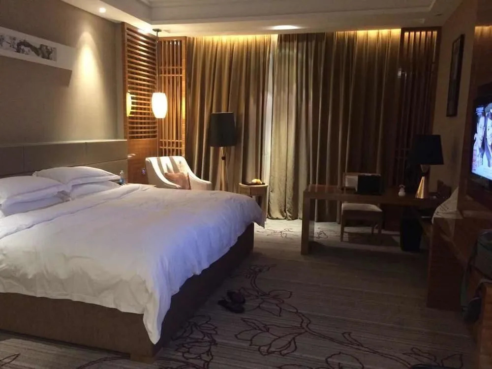 Xing Lun Hotel