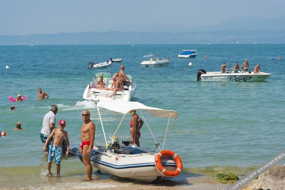 Albatross Mobile Homes on Camping Cisano & San Vito S. p. A.