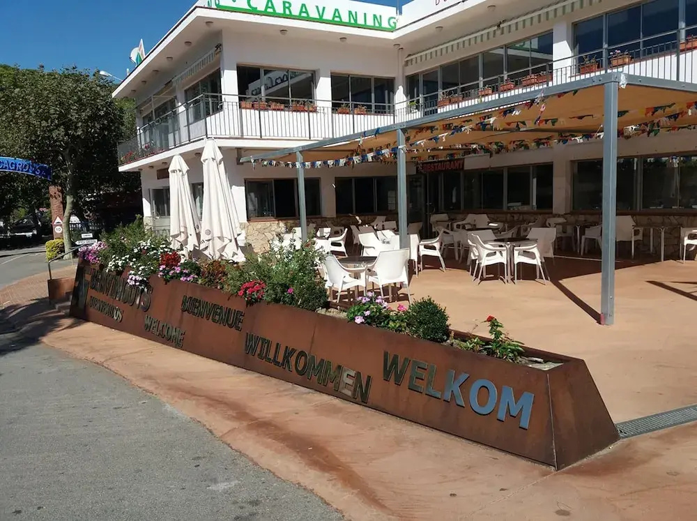 Bungalow in Calella by Sea & Mountains