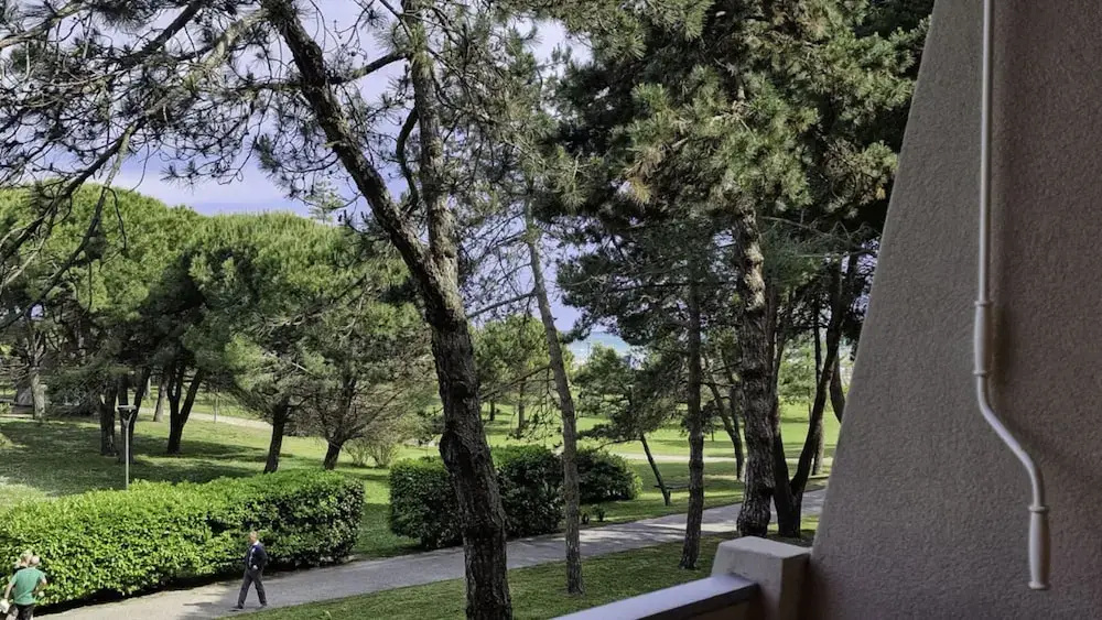 Lovely and Serene Flat Near Pluto Beach