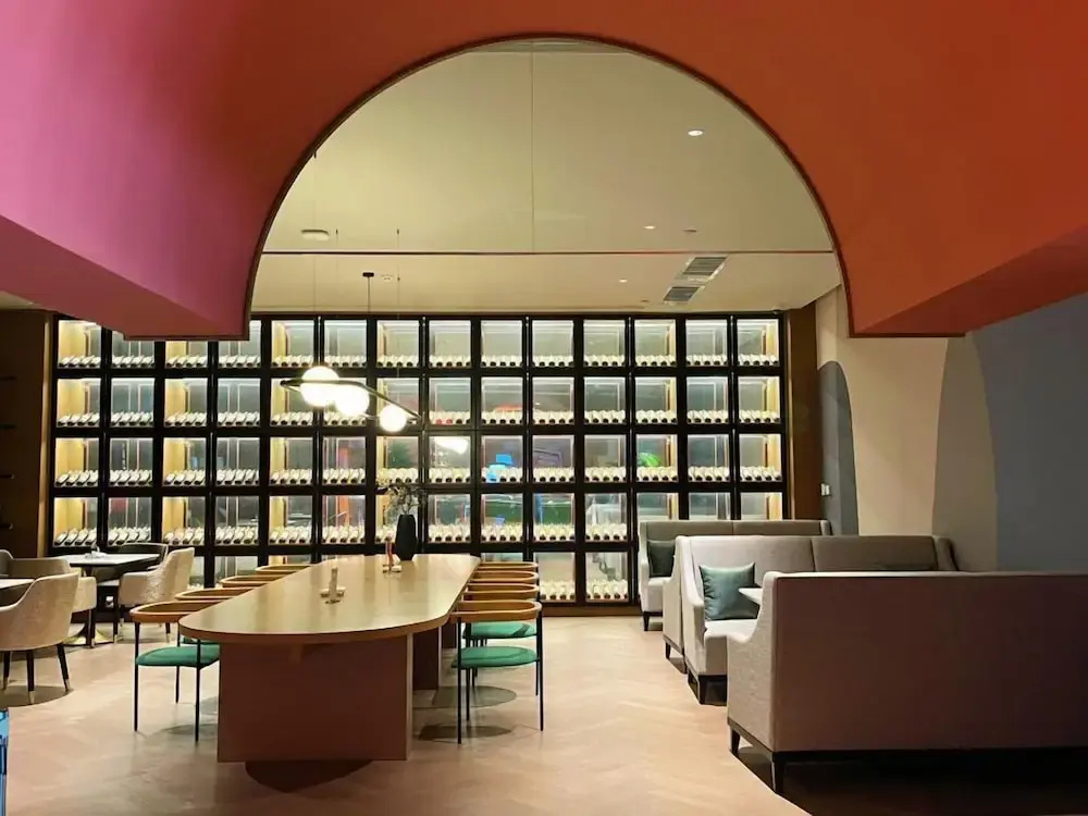 Sunstone Plaza Hotel
