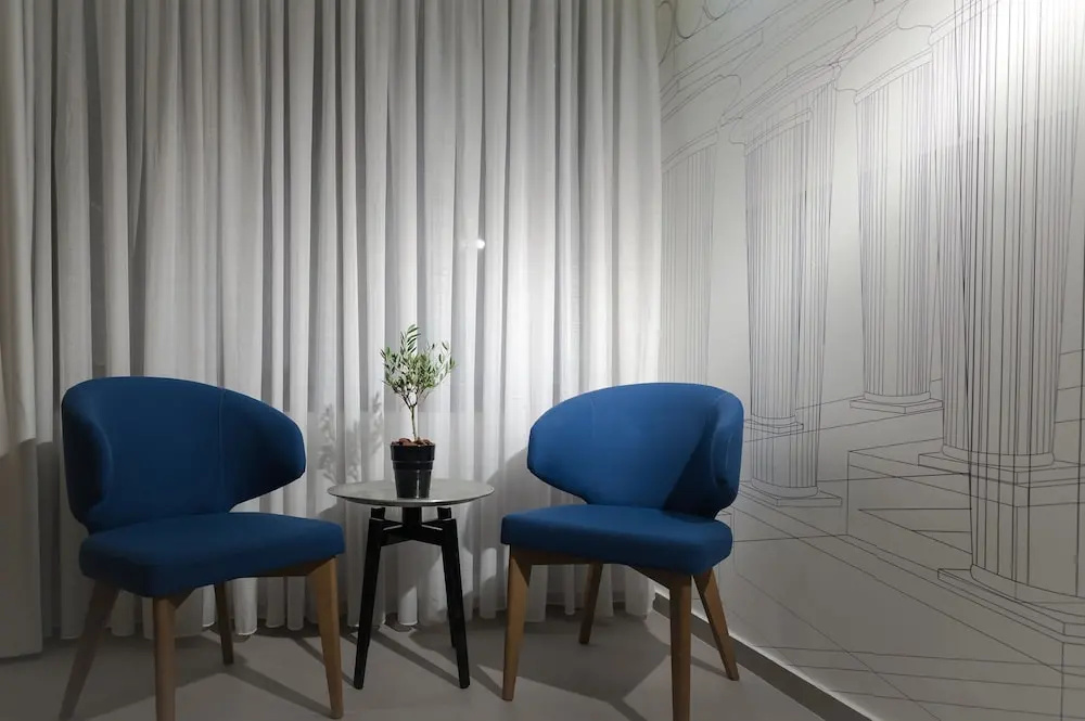 Lavris City Suites
