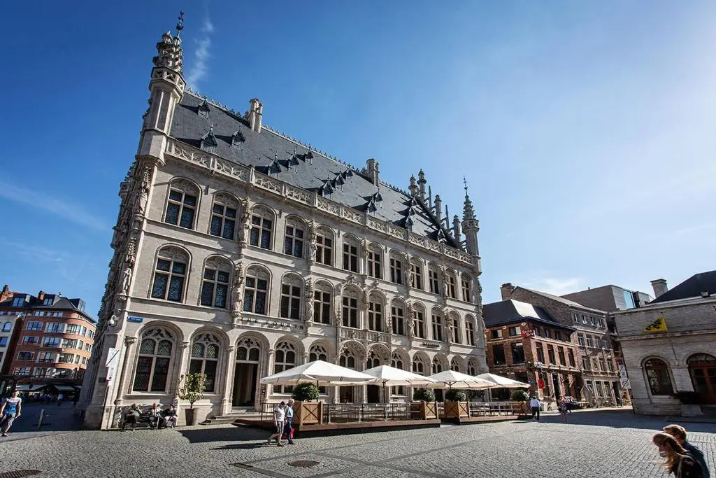 Hotel The Fourth - Tafelrond