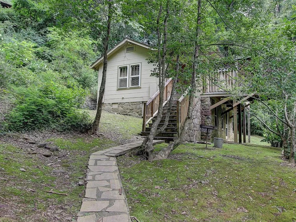 Storybook Romance 1 Bedroom 1 Bathroom Cottage