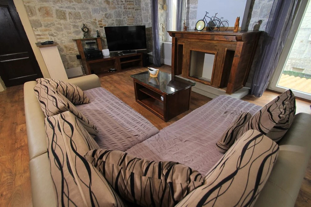 Luxury 120 m2 apt With Balcony Next to the Beach