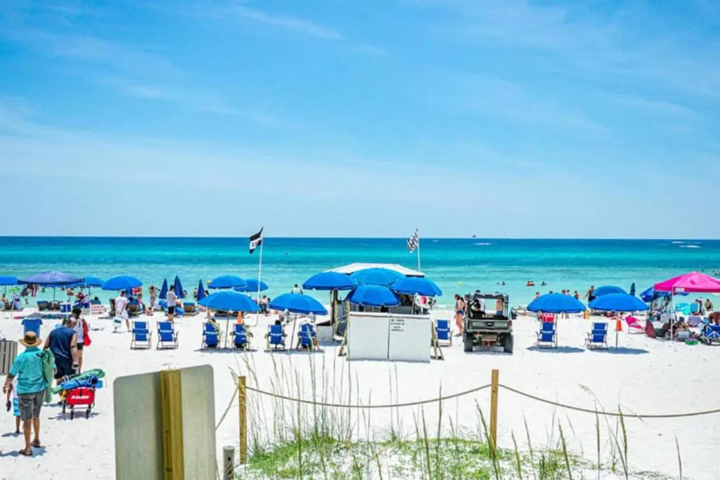 On the 3-d Floor, Laketown 324 - Large 2 BD , Great Views and Amenities