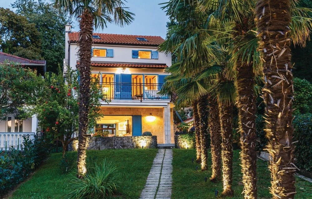 4 Bedroom Beautiful Home In Omisalj