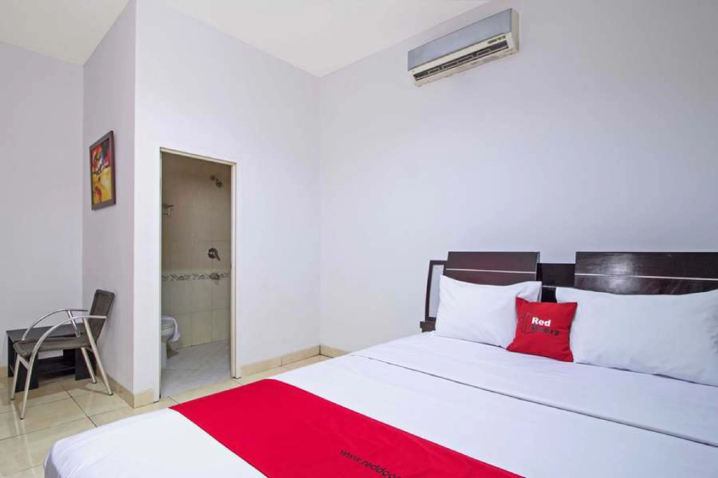 RedDoorz @ Pangeran Antasari 2