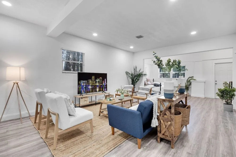 Modern & Cozy 5BD House in Buenavista