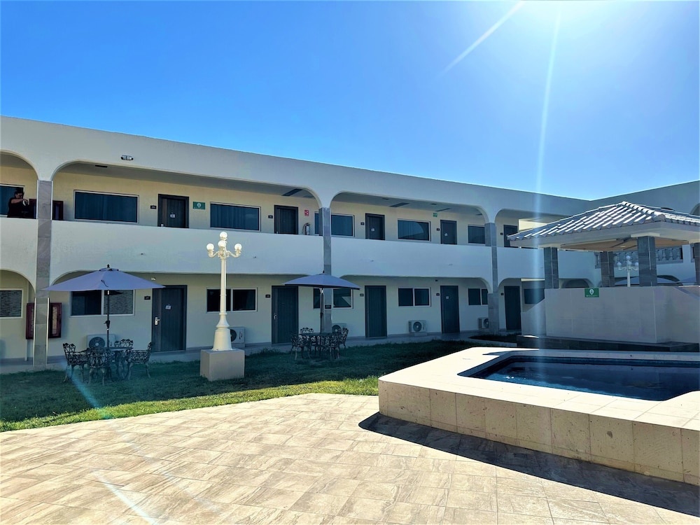 Kavia Meoqui Hotel & Suites