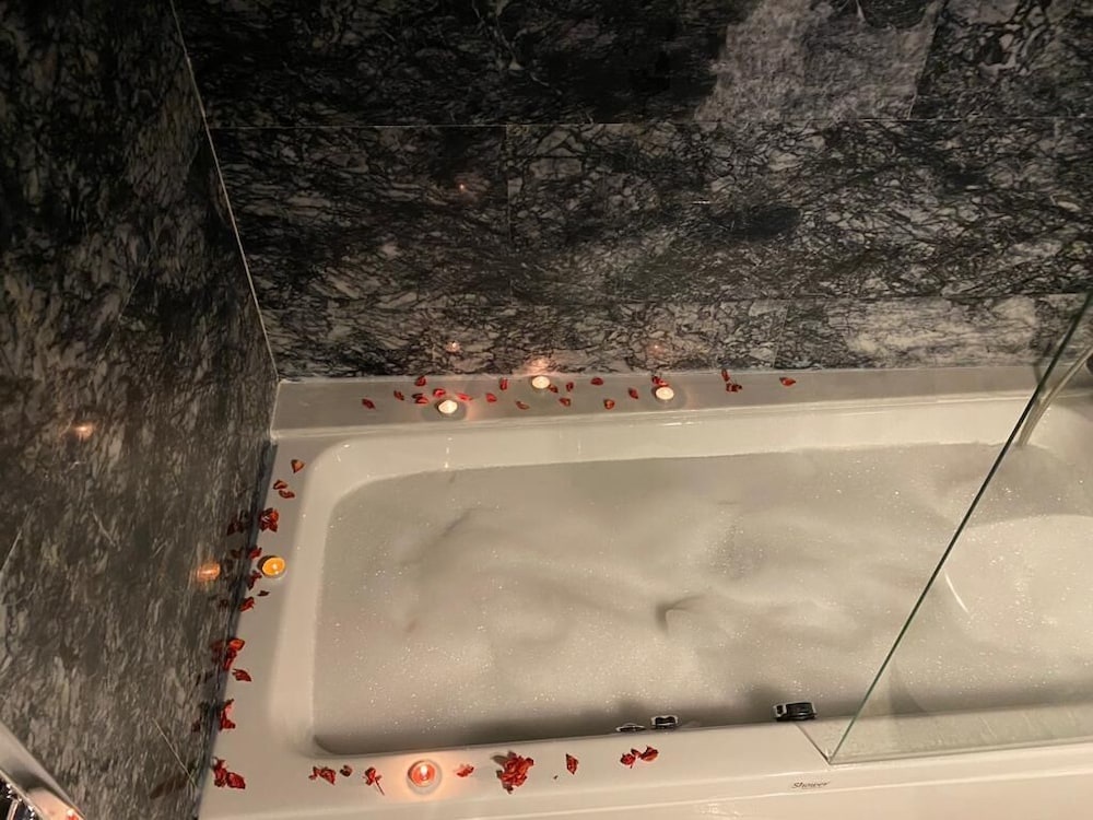 Foremanson Cave Hotel