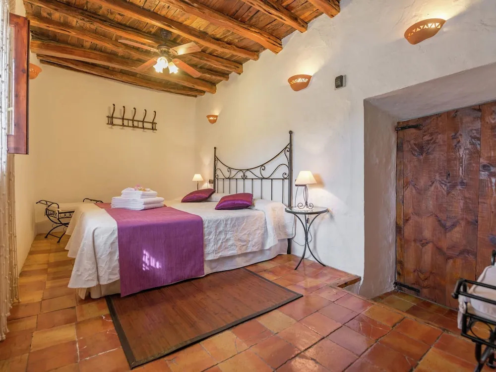 Authentic Finca with Swimming Pool & Hot Tub near Beach