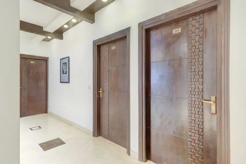 Hotel Green Wood By Dreamz Hospitality