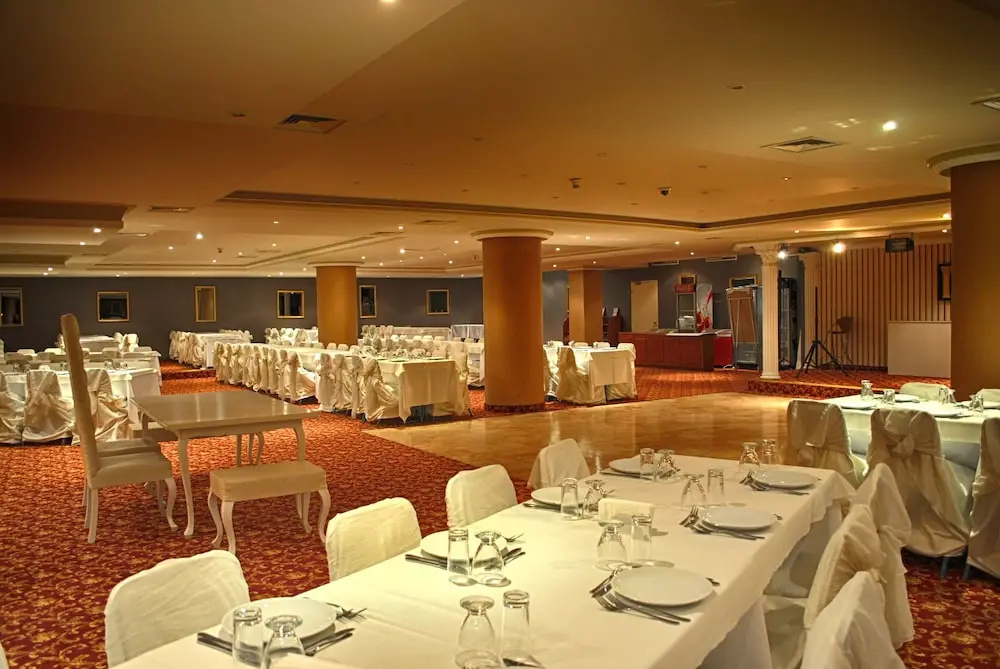 Hotel Eken Prestige
