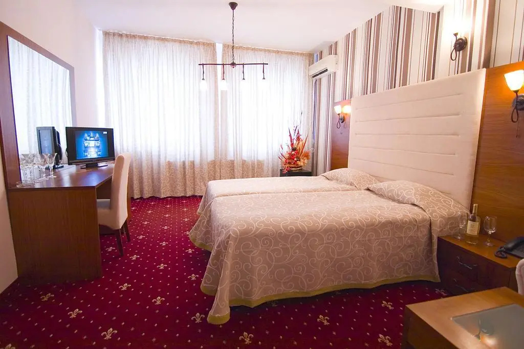 Arena Tarnovo Hotel -Free Private Parking