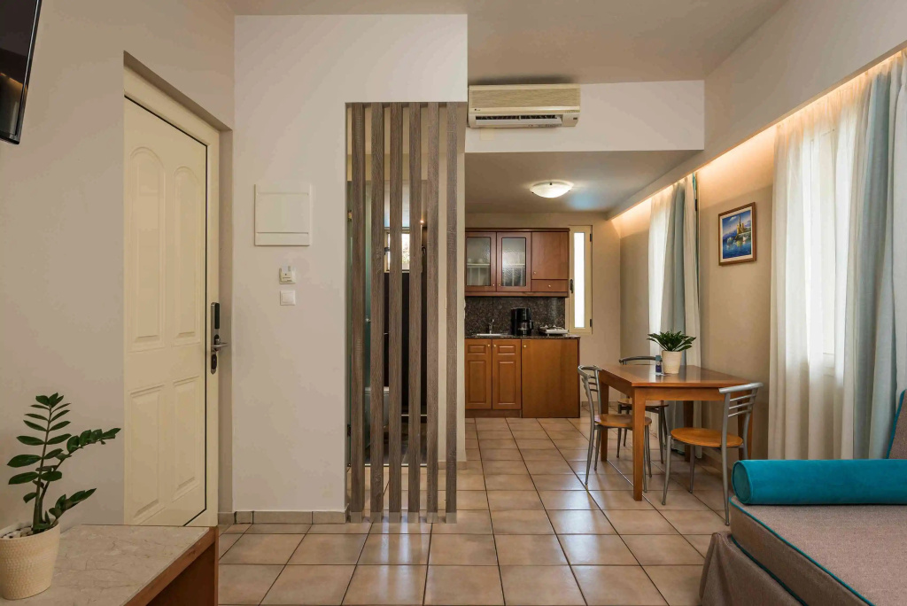 Elotis Suites