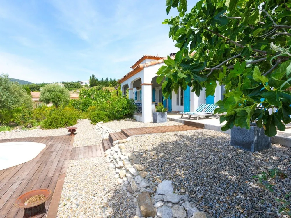 Stylish Family Villa in Felines